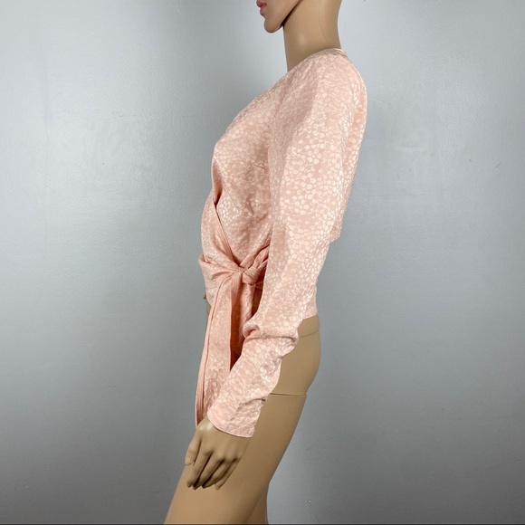 NEW SAMSØE SAMSØE PINK FLORAL JACQUARD WRAP TOP - Picture 5 of 8